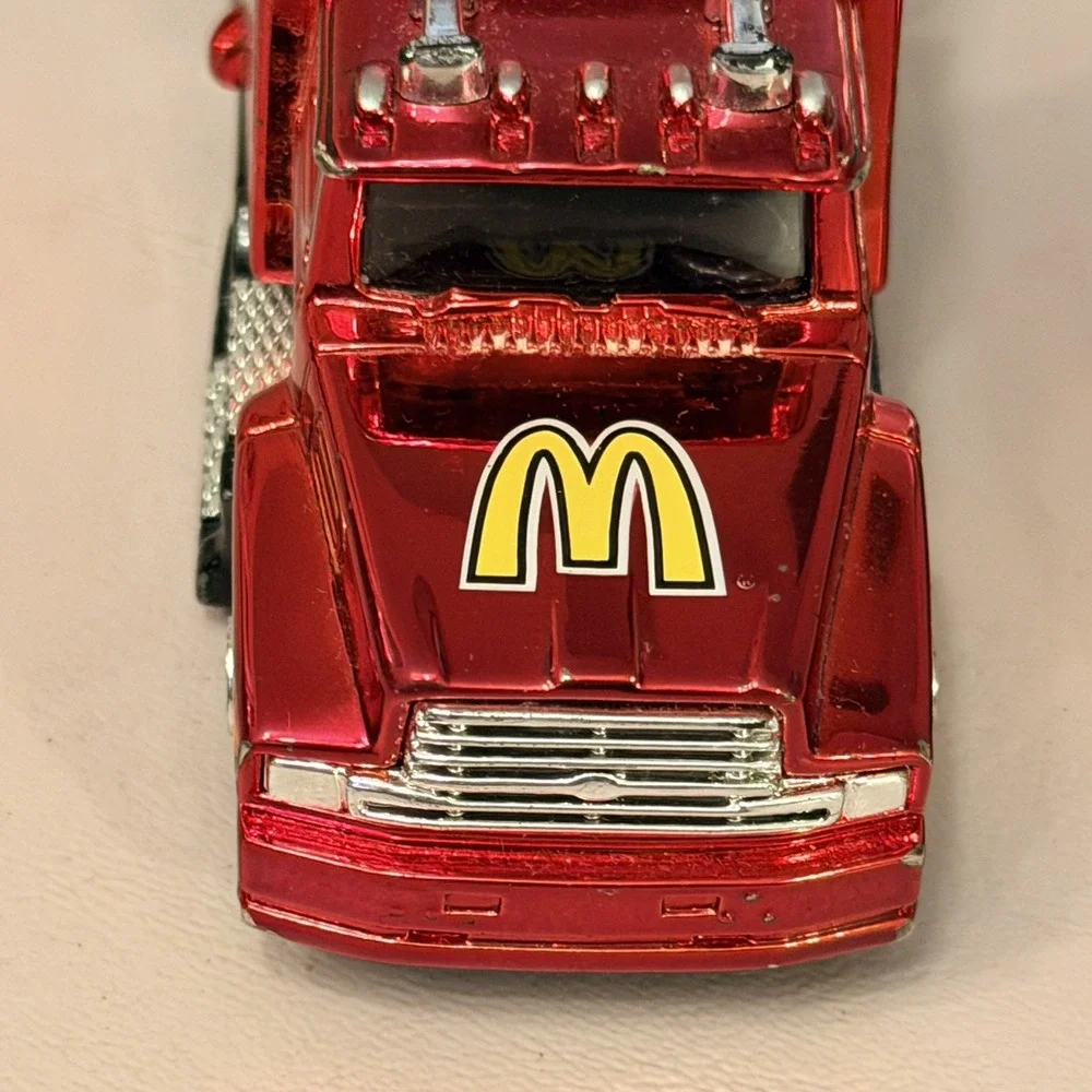 Racing Champions #94 Bill Elliott McDonald's 1:64 Team Transporter & Car 1993